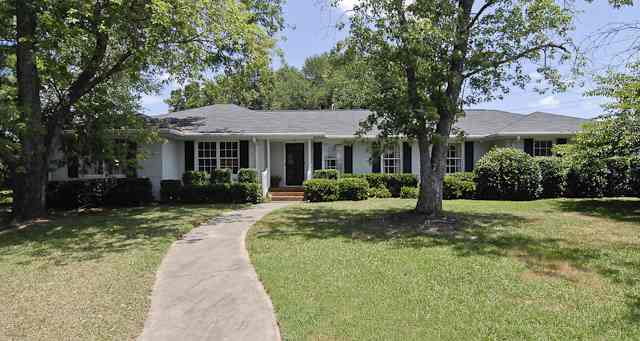 4 Isbell Court Greenville, SC 29607 - Photo 1 of 25 Gallery Image 1