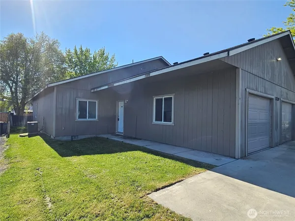 $360,000 | 1729 West Bemis Street, Moses Lake, WA 98837