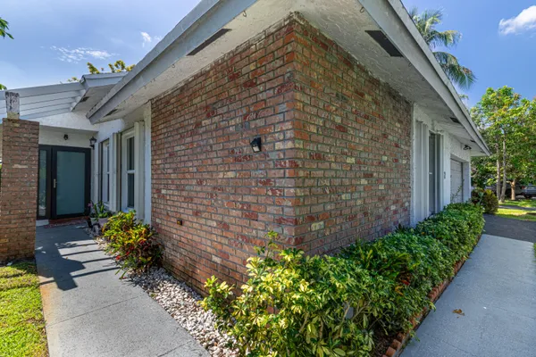 $573,000 | 3517 Northwest 73rd Way, Coral Springs, FL 33065