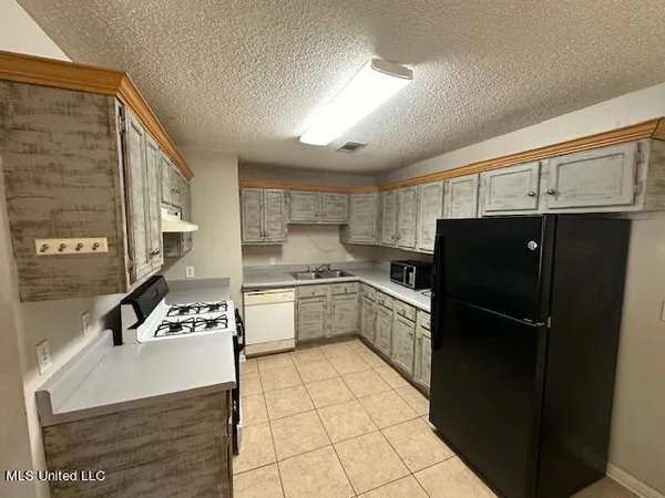 $1,575 | 109 McRaven Street, Clinton, MS 39056