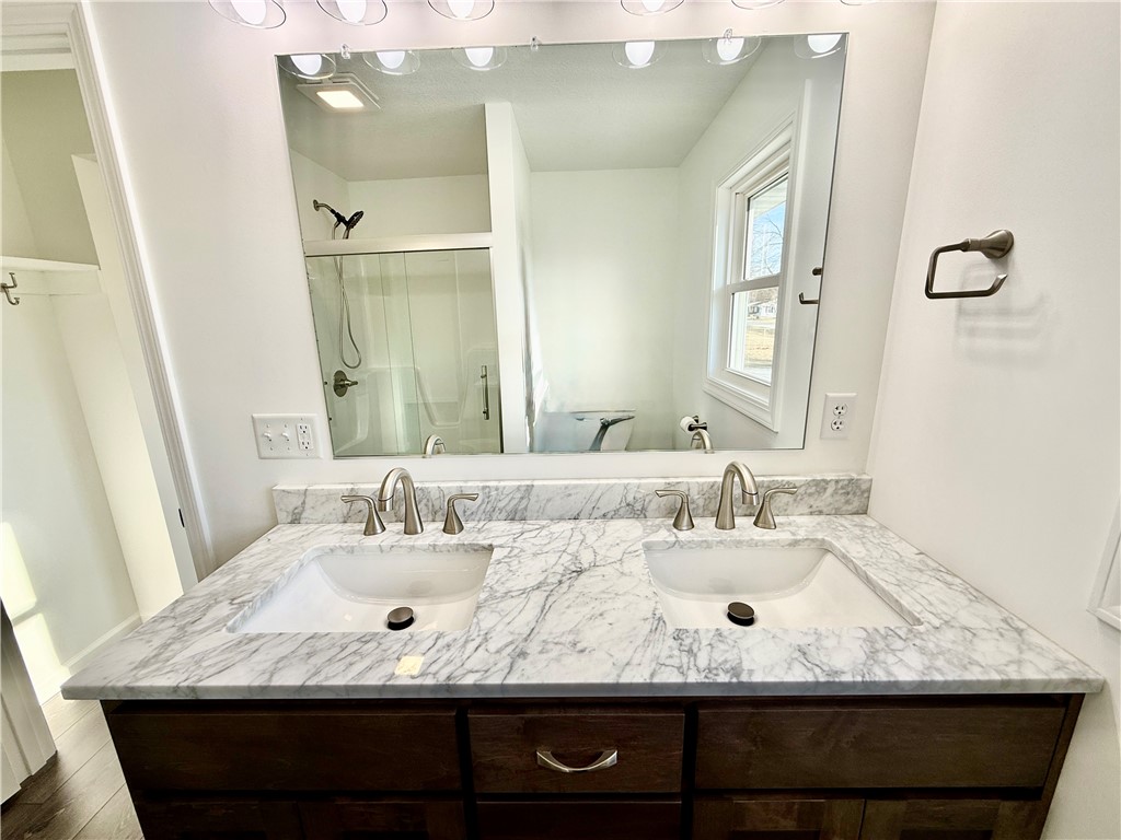 1952 South Westgate Drive Decatur, IL 62521 - Photo 9 of 24