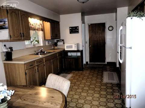 10116 Potter Road Flushing, MI 48433 - Photo 5 of 29 20435124-4.JPG