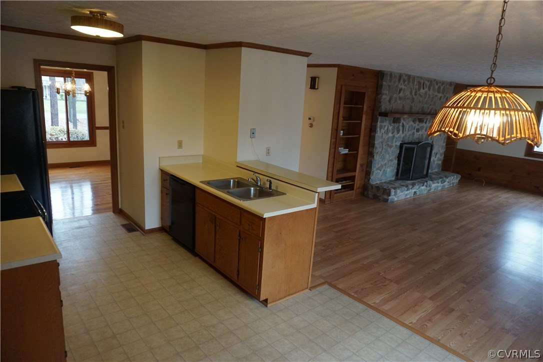 613 Rebel Ridge Road Colonial Heights, VA 23834 - Photo 12 of 40 Open kitchen into the family room area.