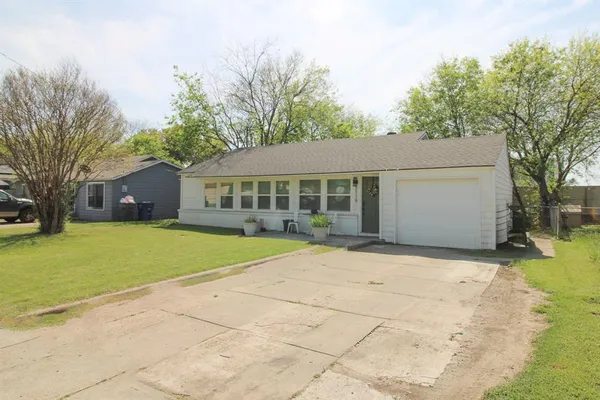 $2,300 | 3119 Eisenhower Drive, Dallas, TX 75224