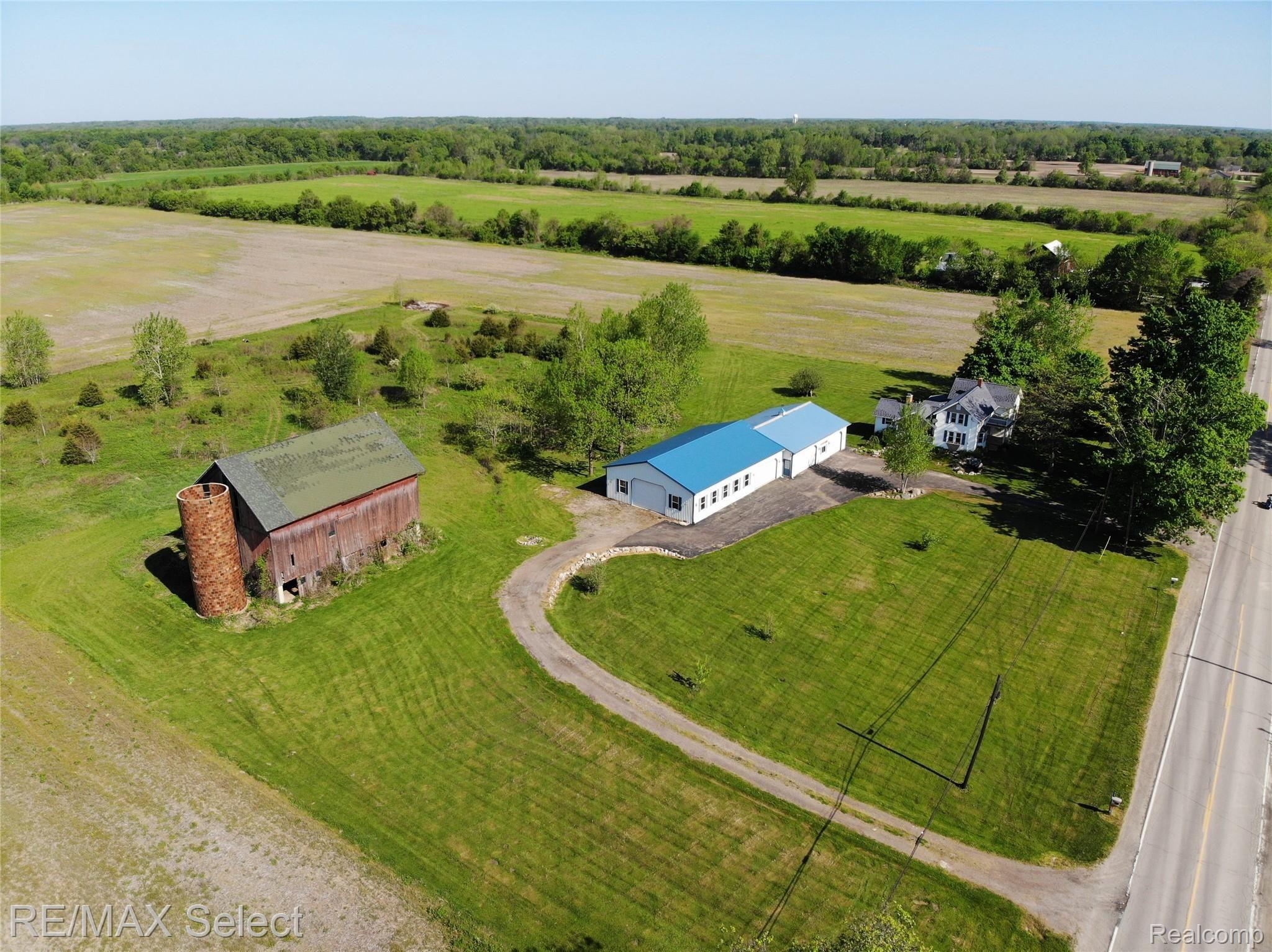 6438 Morrish Road Swartz Creek, MI 48473 - Photo 3 of 32 6438 Morrish Road 05.JPG