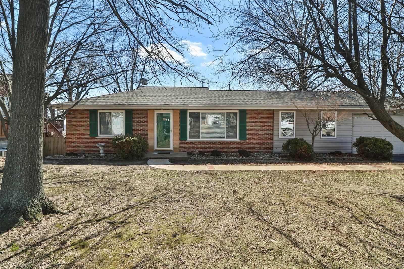 3376 Ringer Road St. Louis, MO 63125 - Photo 1 of 22 Gallery Image 1