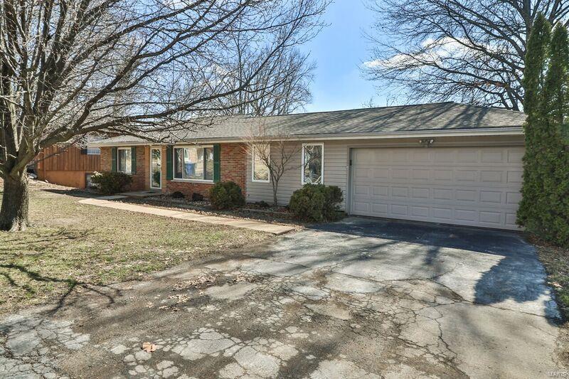 3376 Ringer Road St. Louis, MO 63125 - Photo 2 of 22 Gallery Image 2