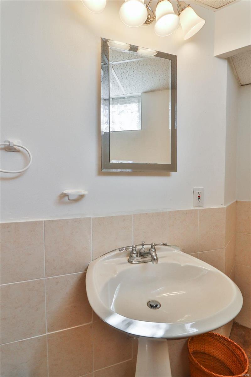 3376 Ringer Road St. Louis, MO 63125 - Photo 17 of 22 Gallery Image 17