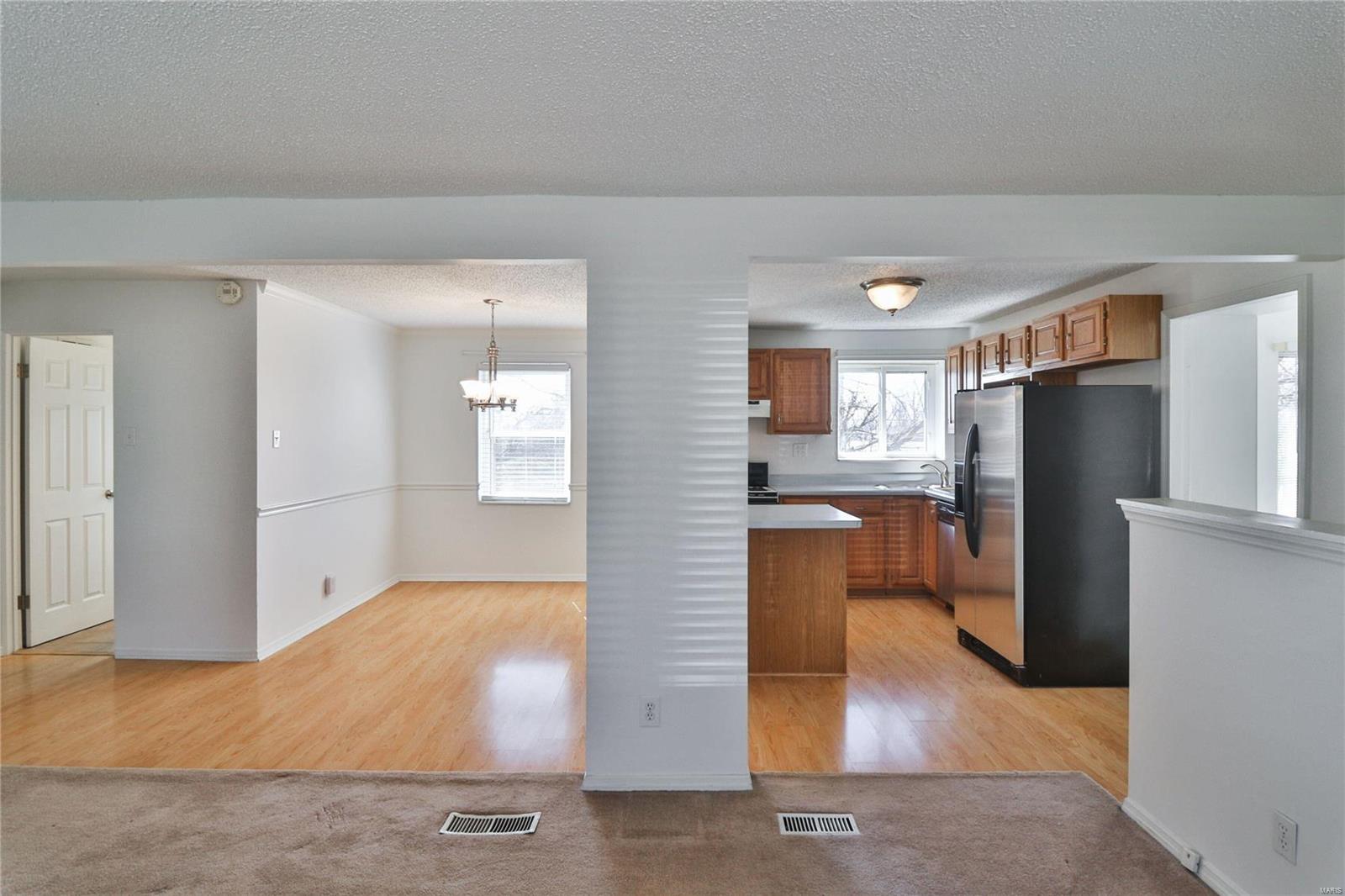 3376 Ringer Road St. Louis, MO 63125 - Photo 4 of 22 Gallery Image 4