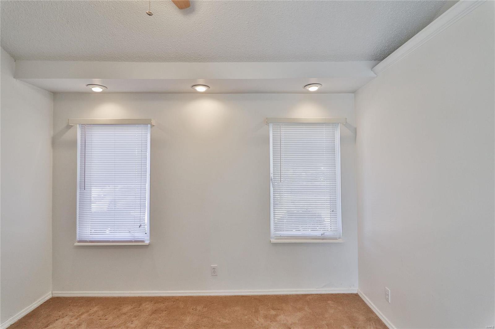 3376 Ringer Road St. Louis, MO 63125 - Photo 9 of 22 Gallery Image 9