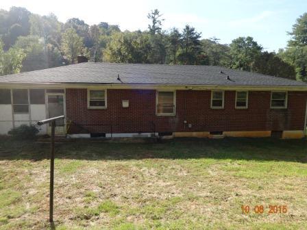 2727 Grandin Road Southwest Roanoke, VA 24015 - Photo 2 of 9 DSC03337