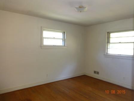 2727 Grandin Road Southwest Roanoke, VA 24015 - Photo 9 of 9 DSC03364