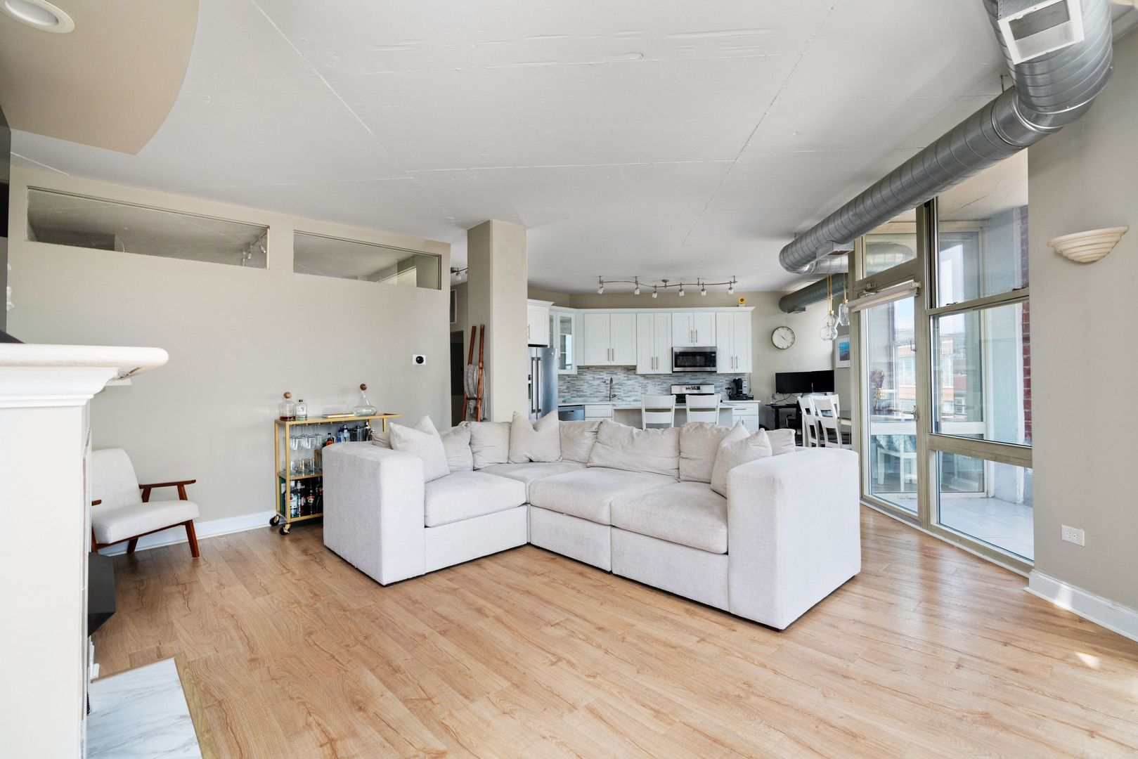 1001 West Madison Street, Unit 611 Chicago, IL 60607 - Photo 10 of 30 Gallery Image 10