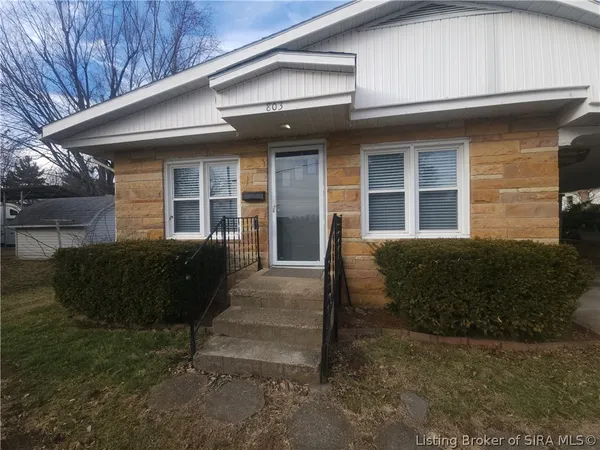 $155,900 | 803 West Market Street, Salem, IN 47167