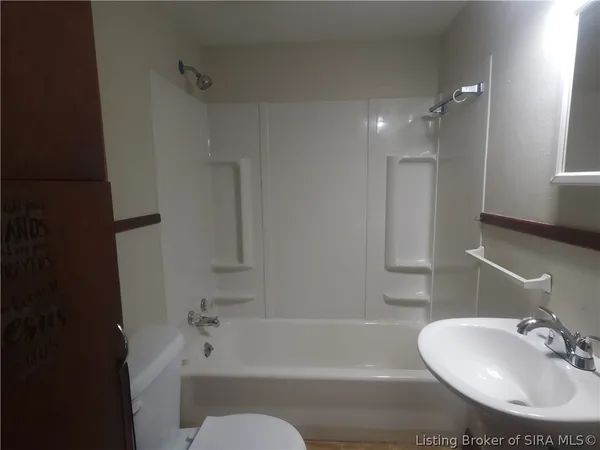 $155,900 | 803 West Market Street, Salem, IN 47167