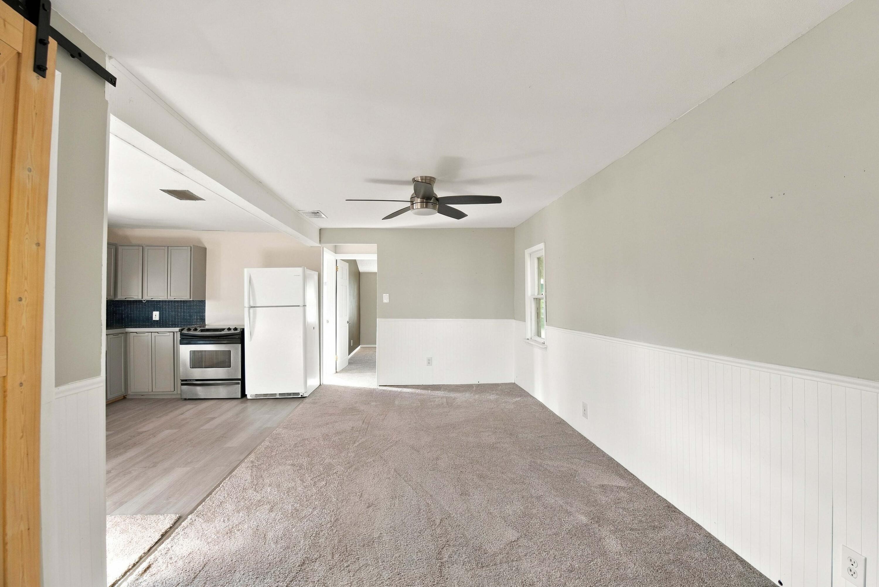 816 Armour Road Oconomowoc, WI 53066 - Photo 10 of 29 Living Room
