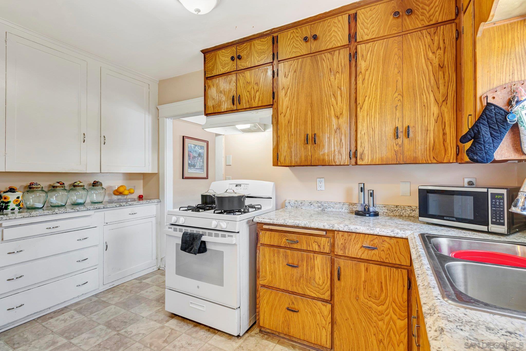 9065 Lemon Street Spring Valley, CA 91977 - Photo 14 of 38 Gallery Image 14