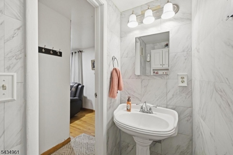 142 Pearl Street Paterson, NJ 07501 - Photo 14 of 20
