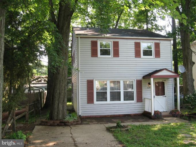1619 Ruxton Road Edgewater, MD 21037 - Photo 4 of 10 a view of house with a yard