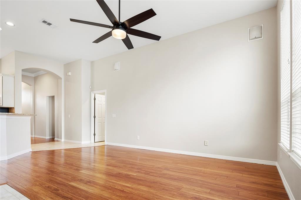 465 Ridge Meade Drive Lewisville, TX 75067 - Photo 10 of 38