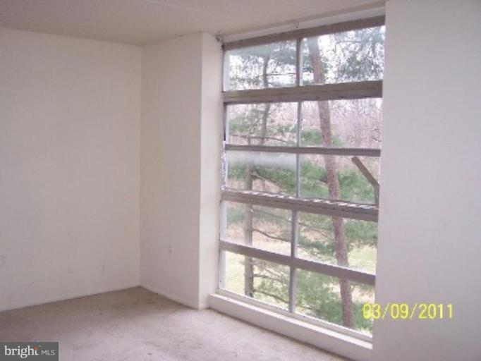 1804 Metzerott Road, Unit 306 Hyattsville, MD 20783 - Photo 6 of 11 Living Room