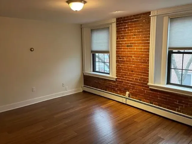 $2,400 | 388-392 Central Avenue, Unit 4, Dover, NH 03820