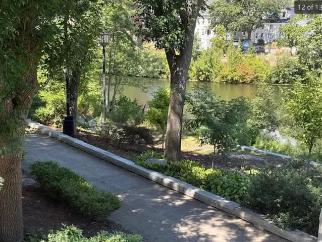 $2,400 | 388-392 Central Avenue, Unit 4, Dover, NH 03820