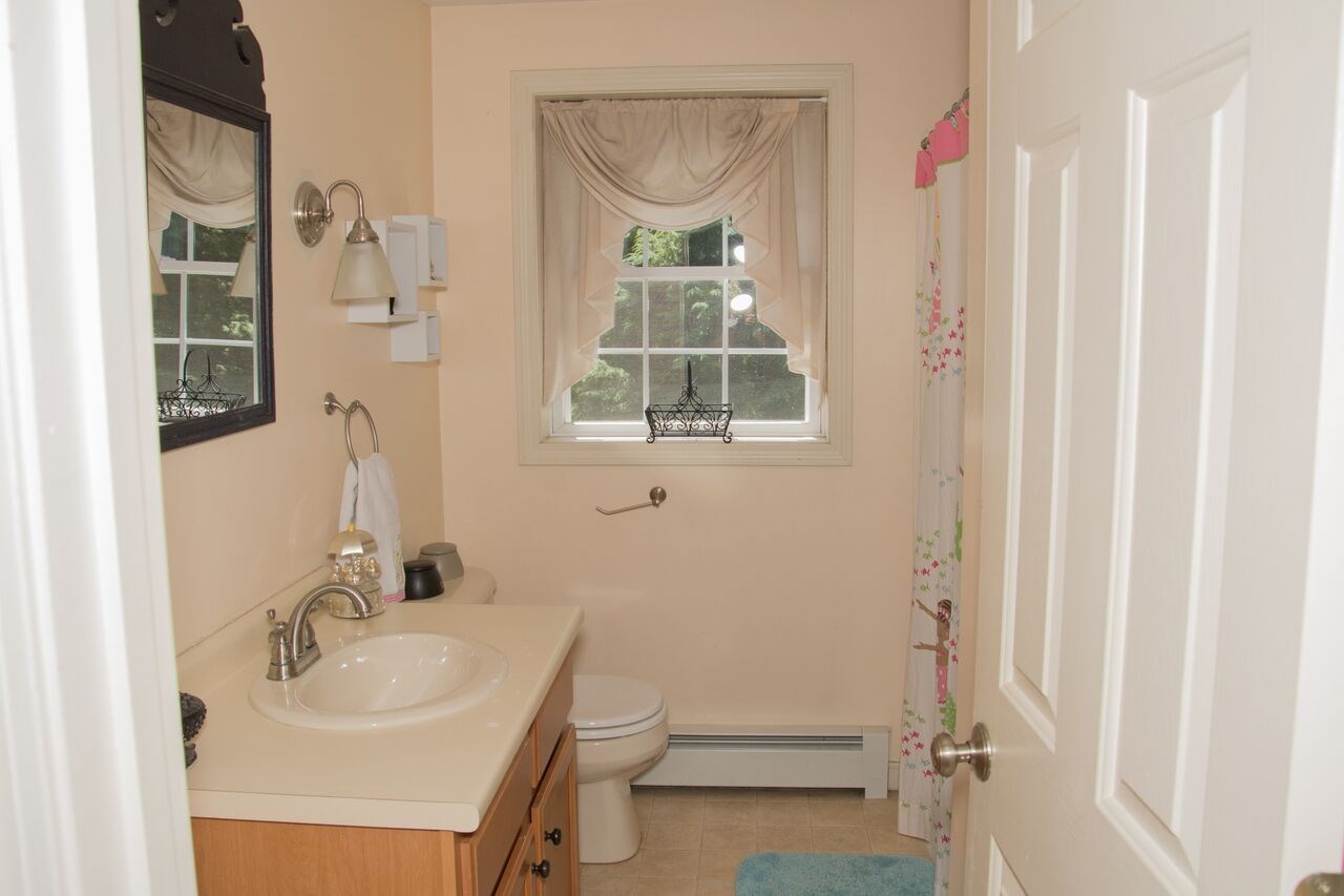 17 Loring Drive Rochester, NH 03839 - Photo 29 of 32