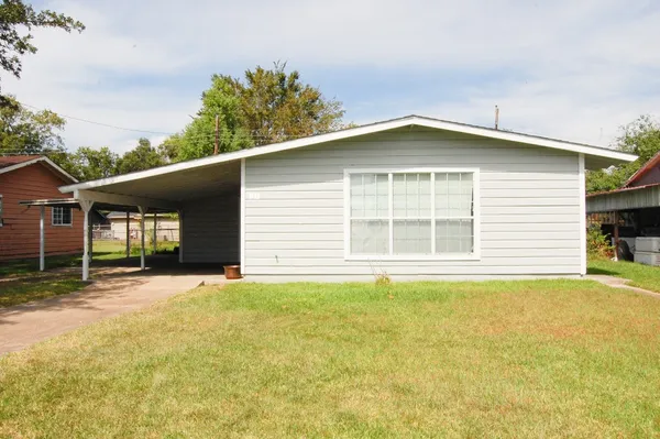 $1,100 | 3732 Kenwood Street, Orange, TX 77630