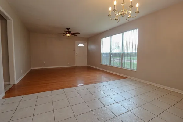 $1,100 | 3732 Kenwood Street, Orange, TX 77630