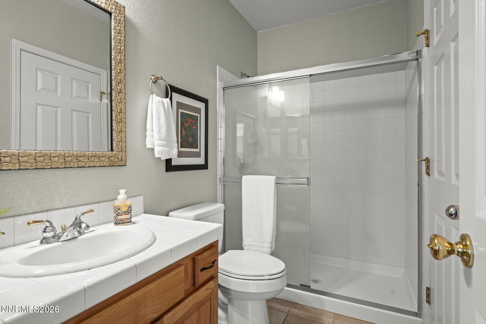 3736 Vancouver Drive Reno, NV 89511 - Photo 25 of 42 Main Level Full Bathroom