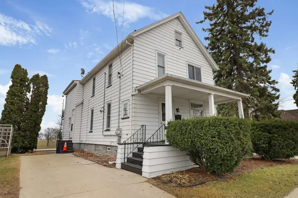 $554,900 | 4509 5th Avenue, Kenosha, WI 53140