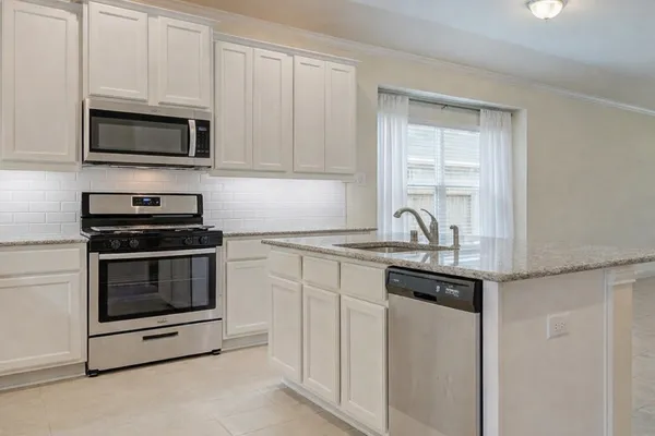 $2,300 | 30031 Willow Cove Lane, Brookshire, TX 77423