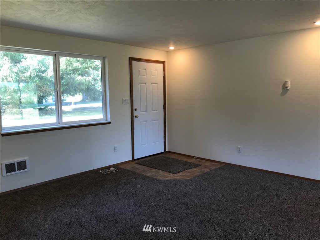 7700 195th Avenue Southwest Rochester, WA 98579 - Photo 3 of 18