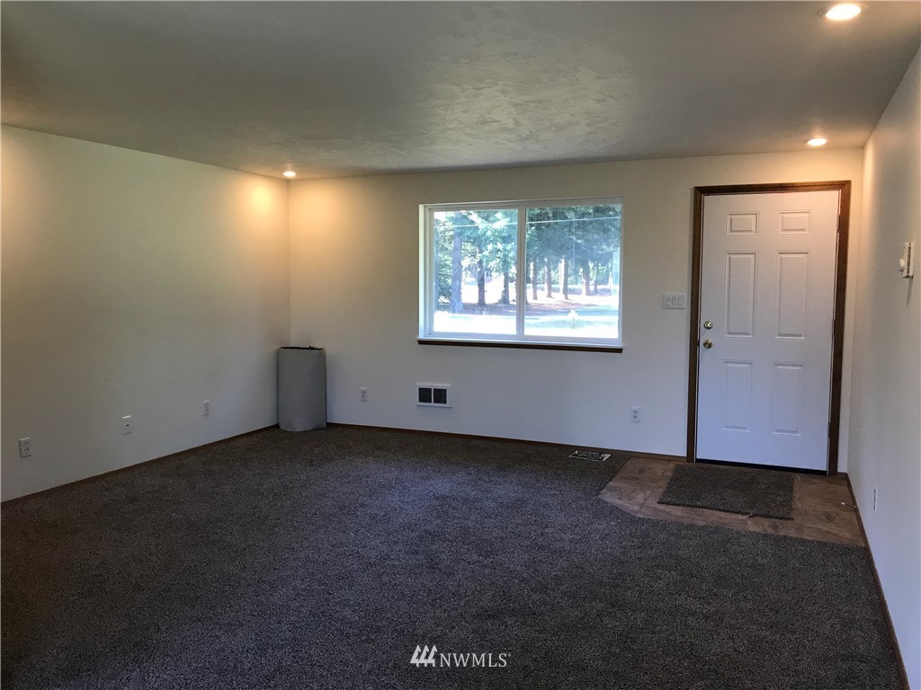 7700 195th Avenue Southwest Rochester, WA 98579 - Photo 4 of 18