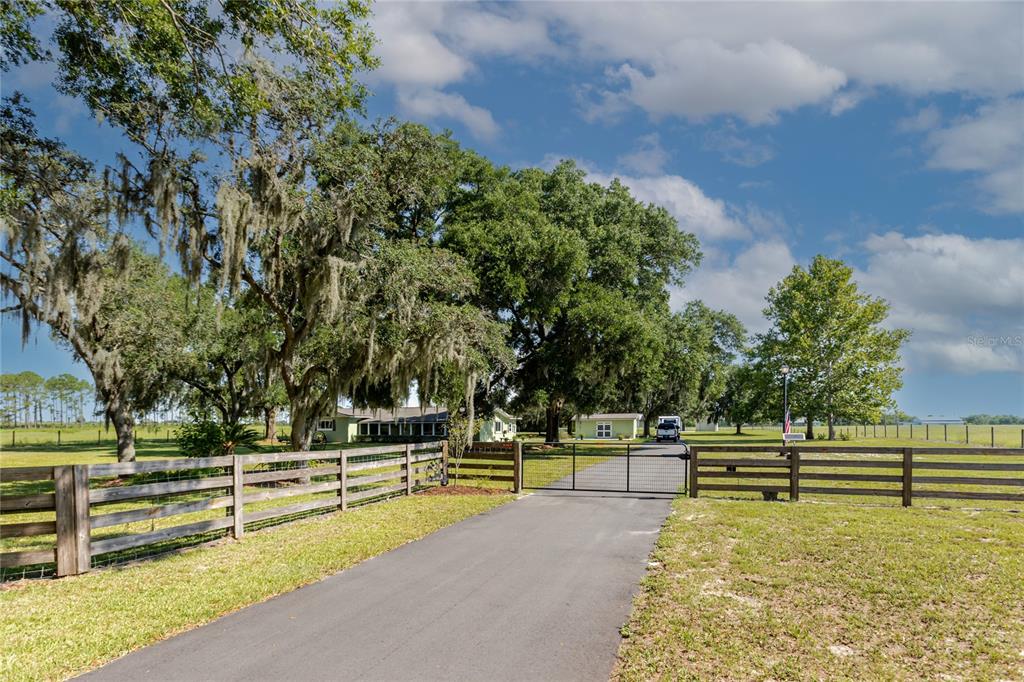 24063 Hayman Road Brooksville, FL 34602 - Photo 16 of 97