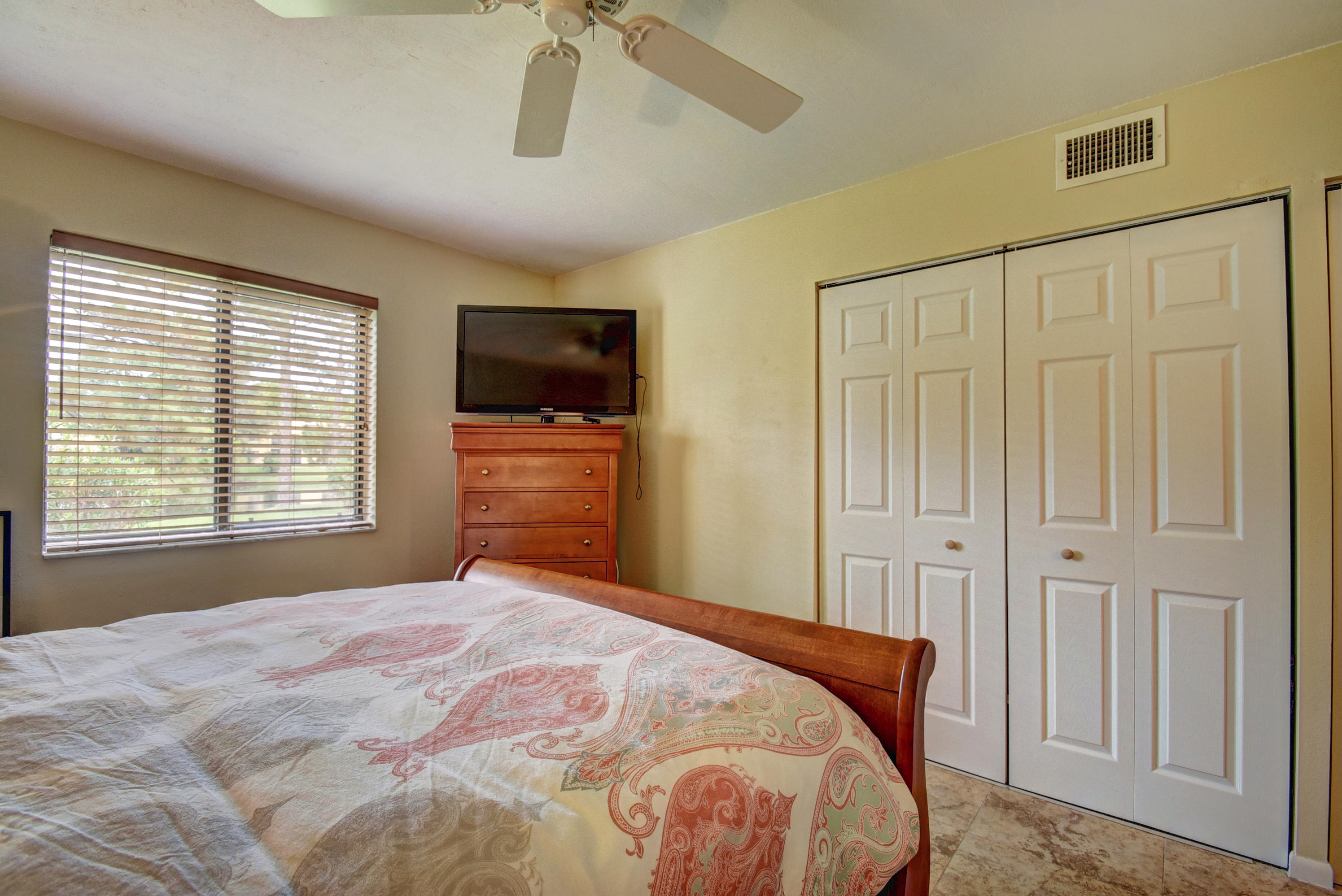 930 Southwest 9th St Circle, Unit 105 Boca Raton, FL 33486 - Photo 11 of 24 Master Bed