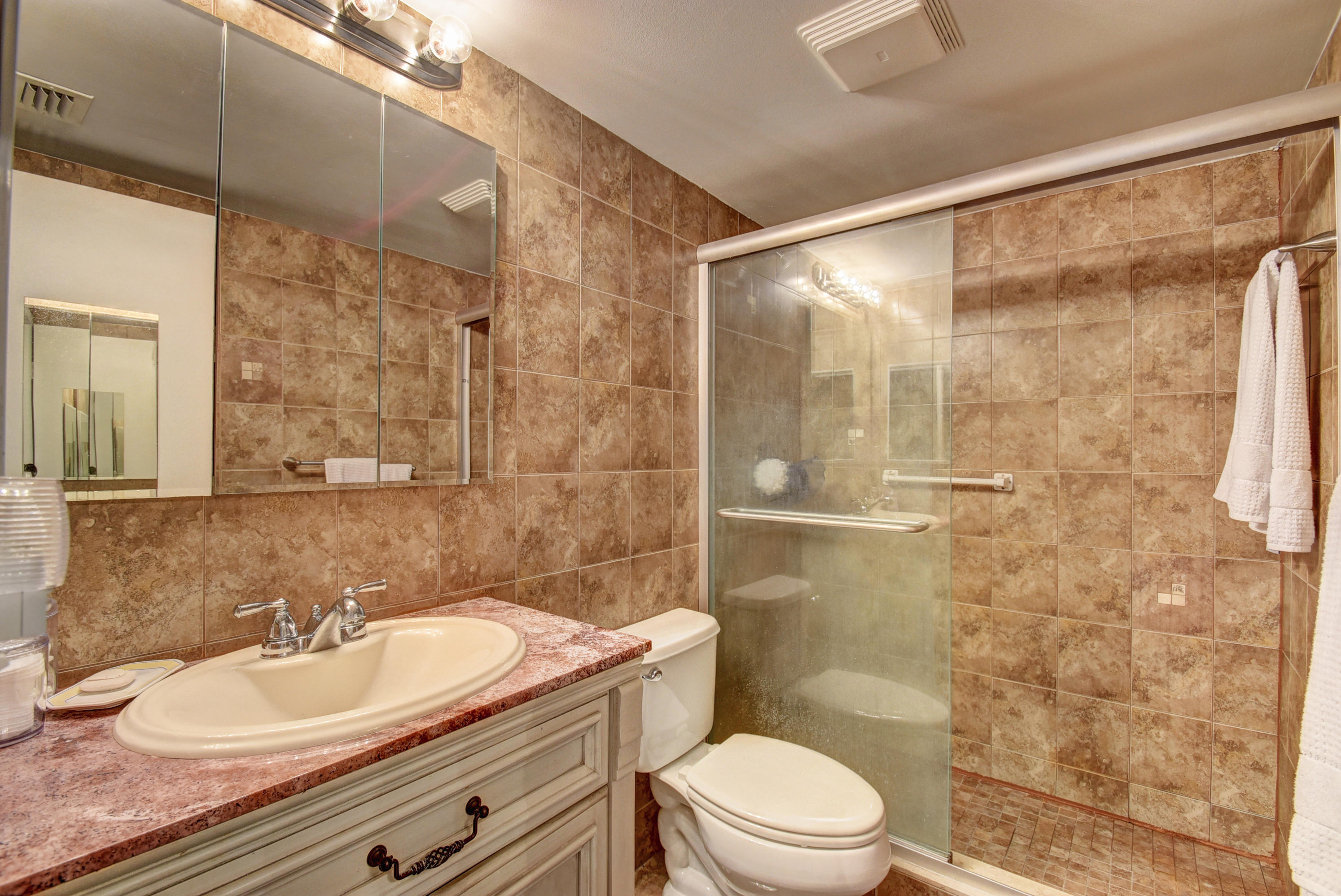 930 Southwest 9th St Circle, Unit 105 Boca Raton, FL 33486 - Photo 13 of 24 Bath