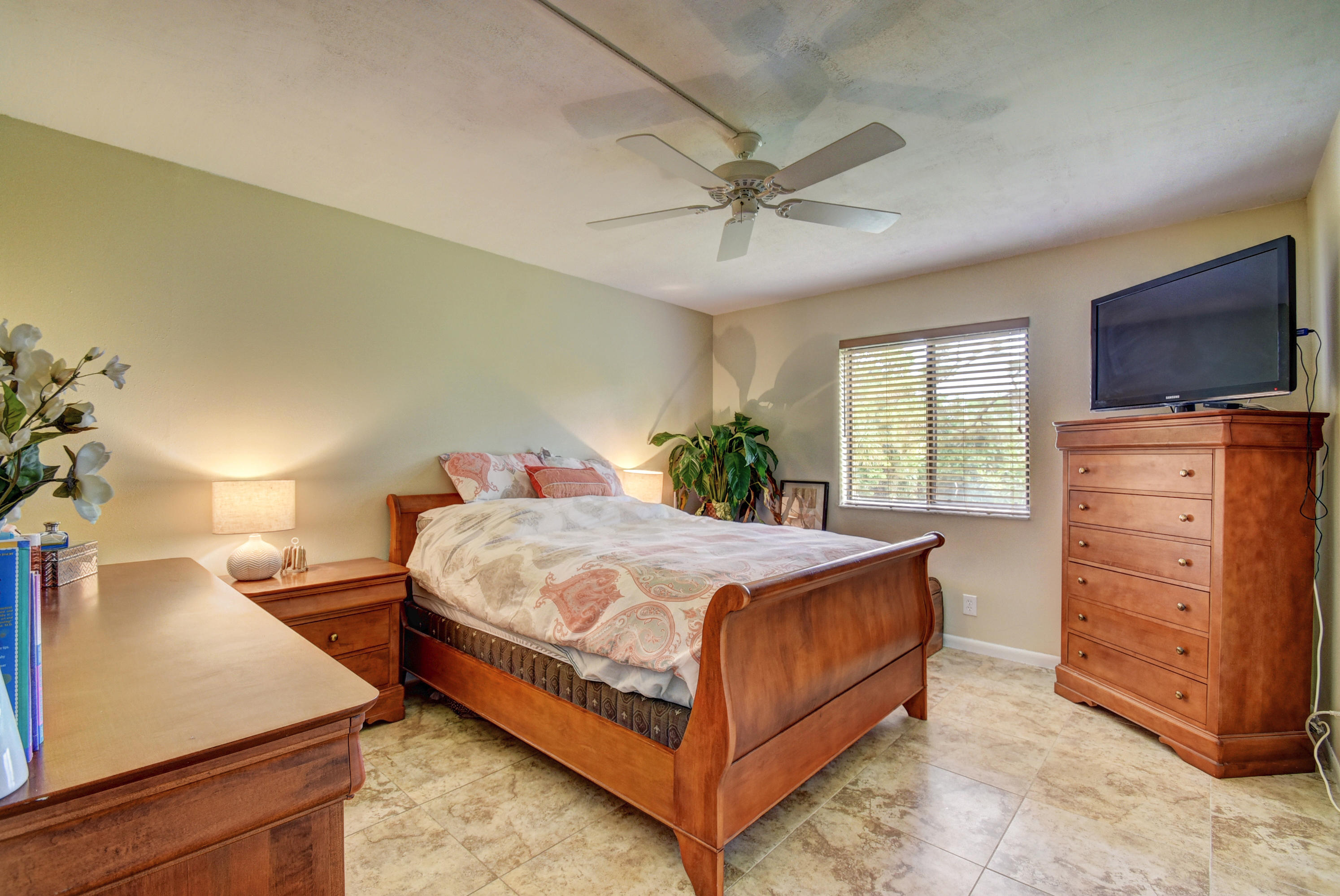 930 Southwest 9th St Circle, Unit 105 Boca Raton, FL 33486 - Photo 10 of 24 Master Bed