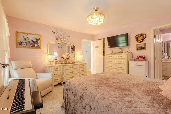 $1,200,000 | 4000 Woodland Park Drive, Hillsborough, NC 27278