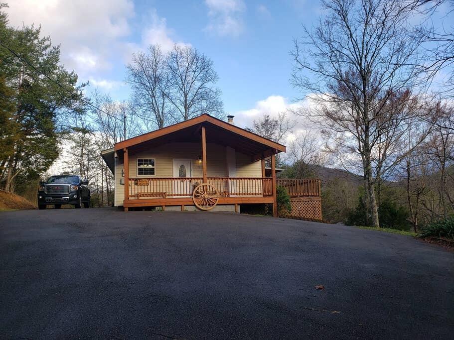 2933 Ridgecrest Trail Sevierville, TN 37863 - Photo 30 of 32 Butterfly front