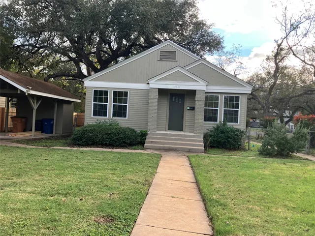 $3,300 | 1921 West 39th Street, Austin, TX 78731