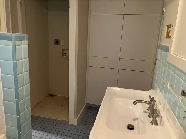 $3,300 | 1921 West 39th Street, Austin, TX 78731