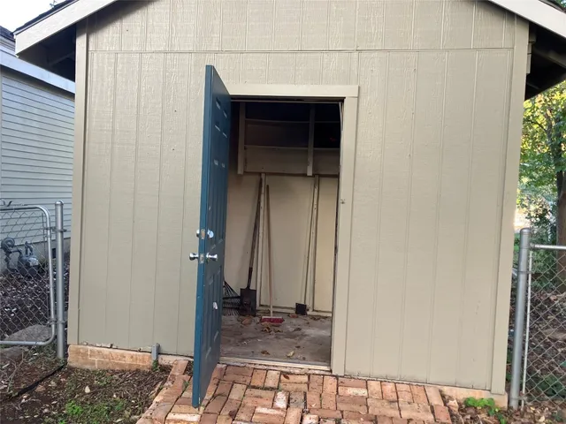 $3,300 | 1921 West 39th Street, Austin, TX 78731