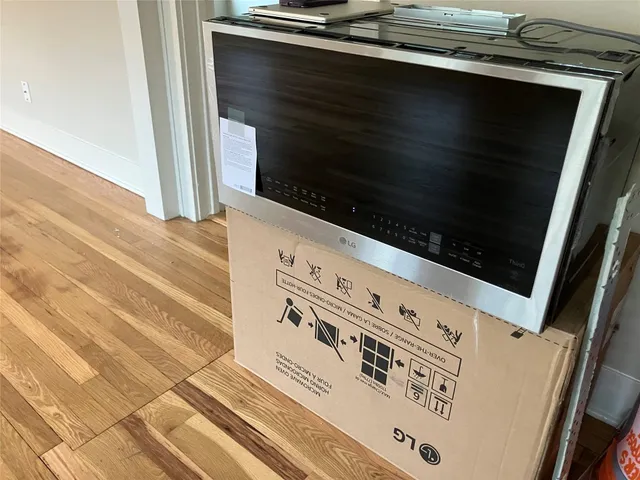 $3,300 | 1921 West 39th Street, Austin, TX 78731