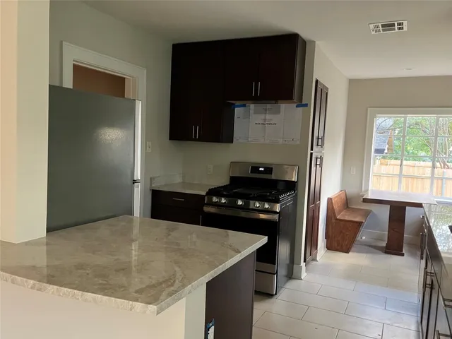 $3,300 | 1921 West 39th Street, Austin, TX 78731