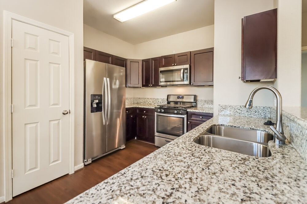 21822 Octavia Way Houston, TX 77073 - Photo 8 of 17