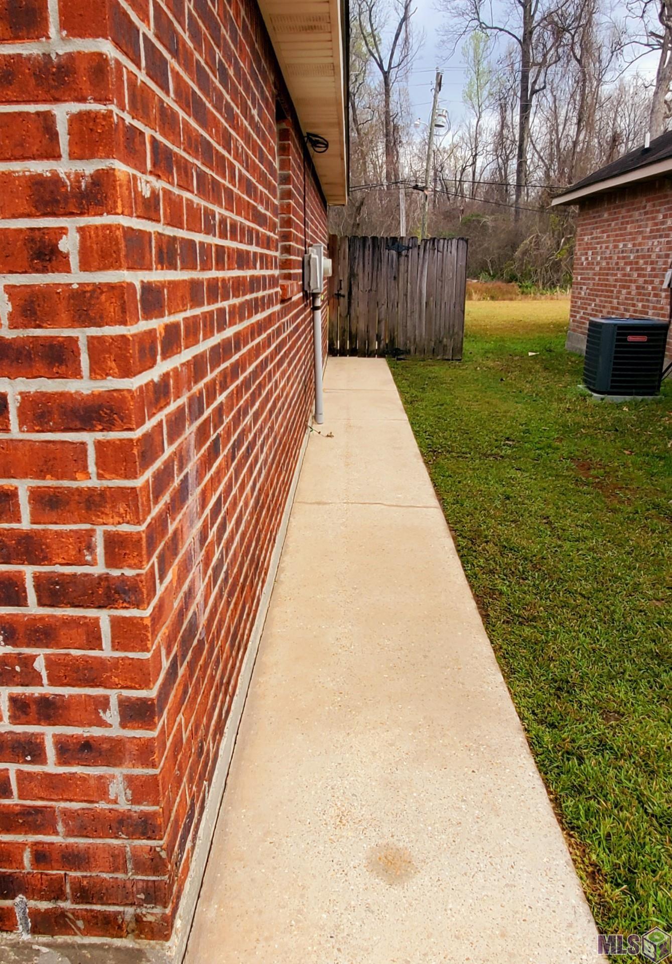 14455 Sunnyhill Avenue Baton Rouge, LA 70819 - Photo 21 of 21 Right side walkway