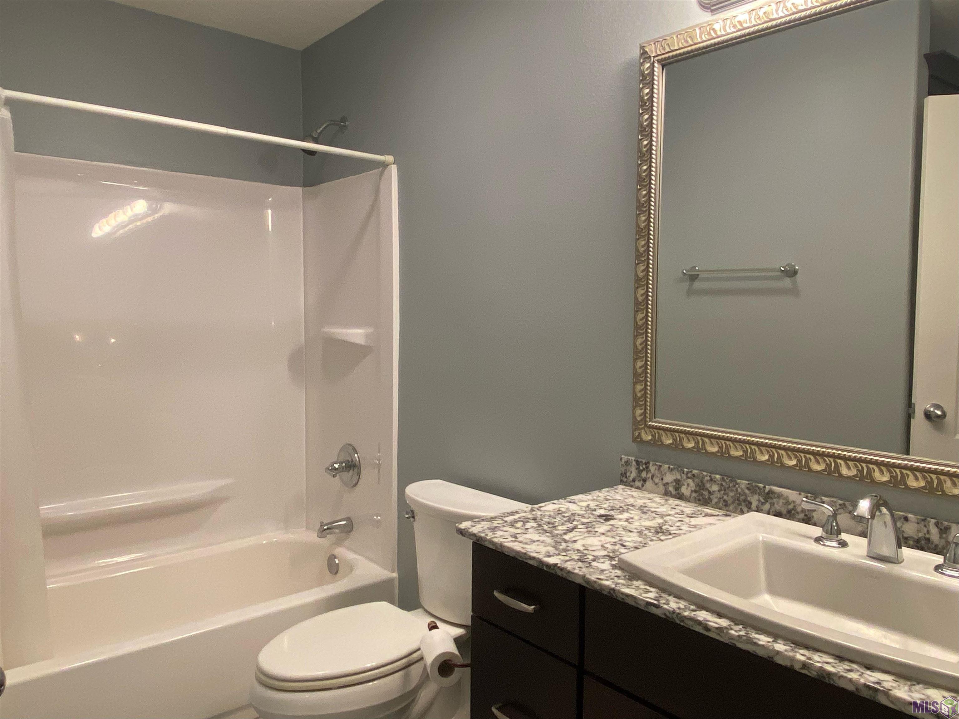 14455 Sunnyhill Avenue Baton Rouge, LA 70819 - Photo 8 of 21 Hall Bathroom