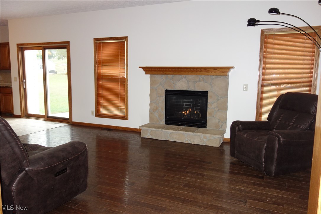 4891 Edson Road Kent, OH 44240 - Photo 11 of 48 Family Room w/ Gleaming wood flooring